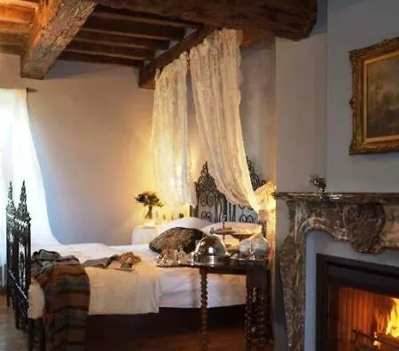 Oda ve Kahvaltı Corte Langosco Cameri